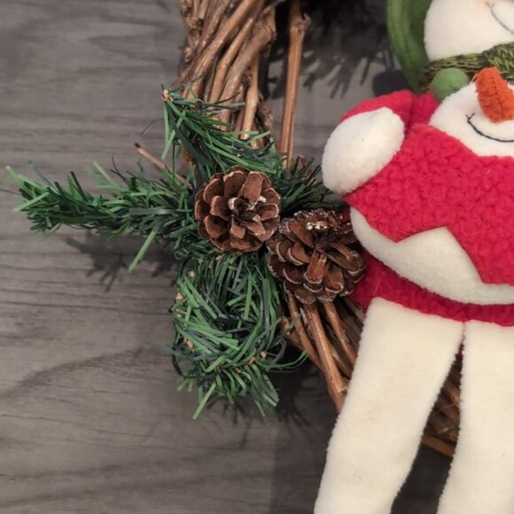 16" Merry Christmas Grapevine Wreath Plush Snowman Family Holiday Decor - Picture 4 of 13